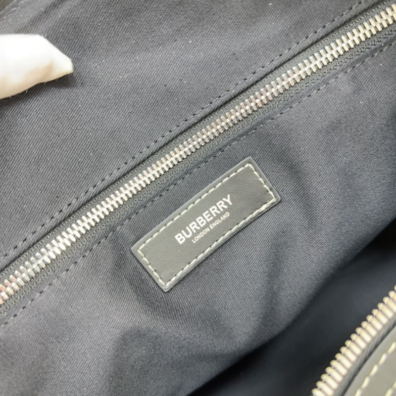 Bv*b*rry travel bags